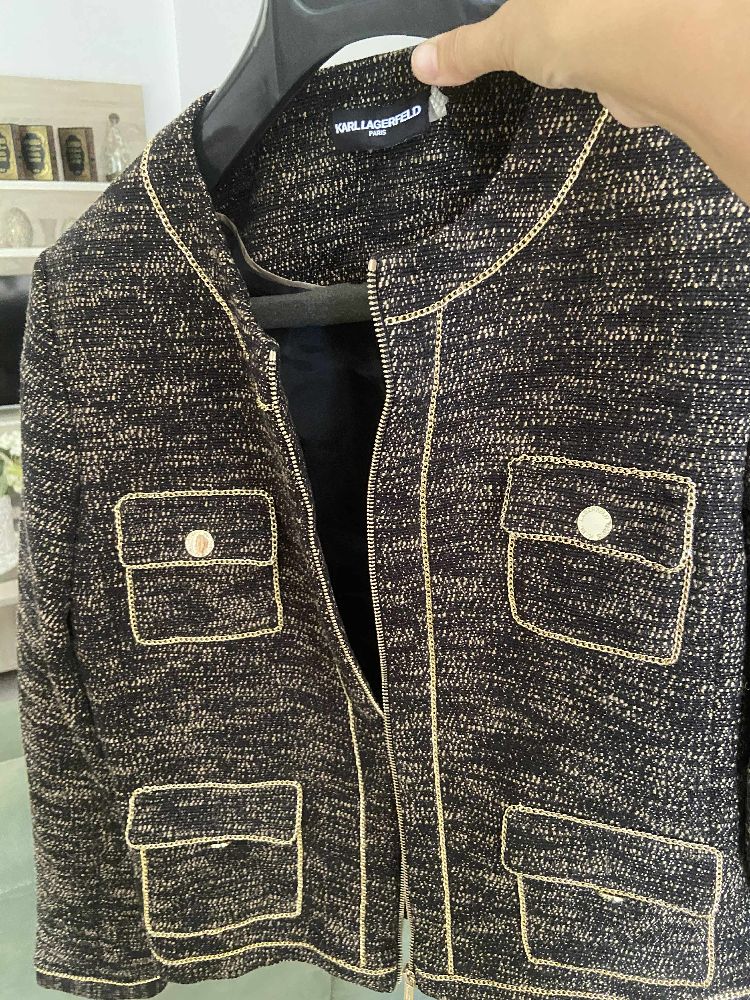 Très belle veste karl tlabbes 42 et 44