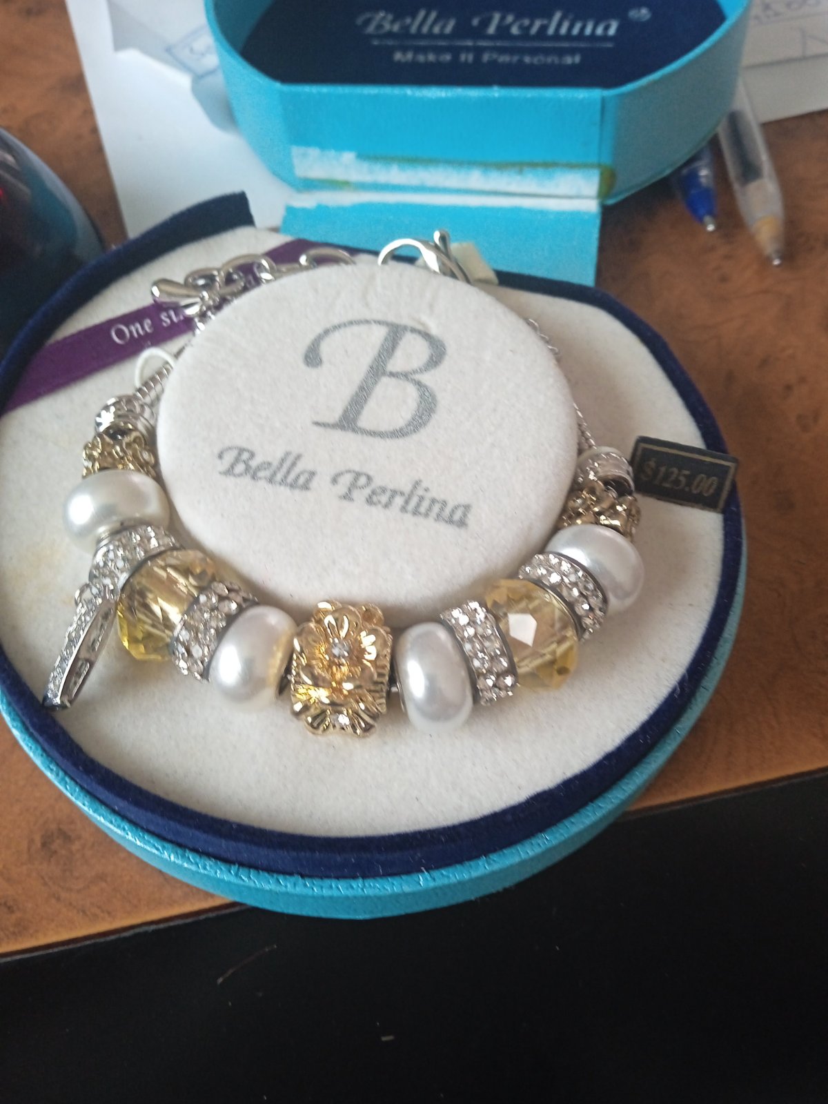 Très beau bracelet encore neuf