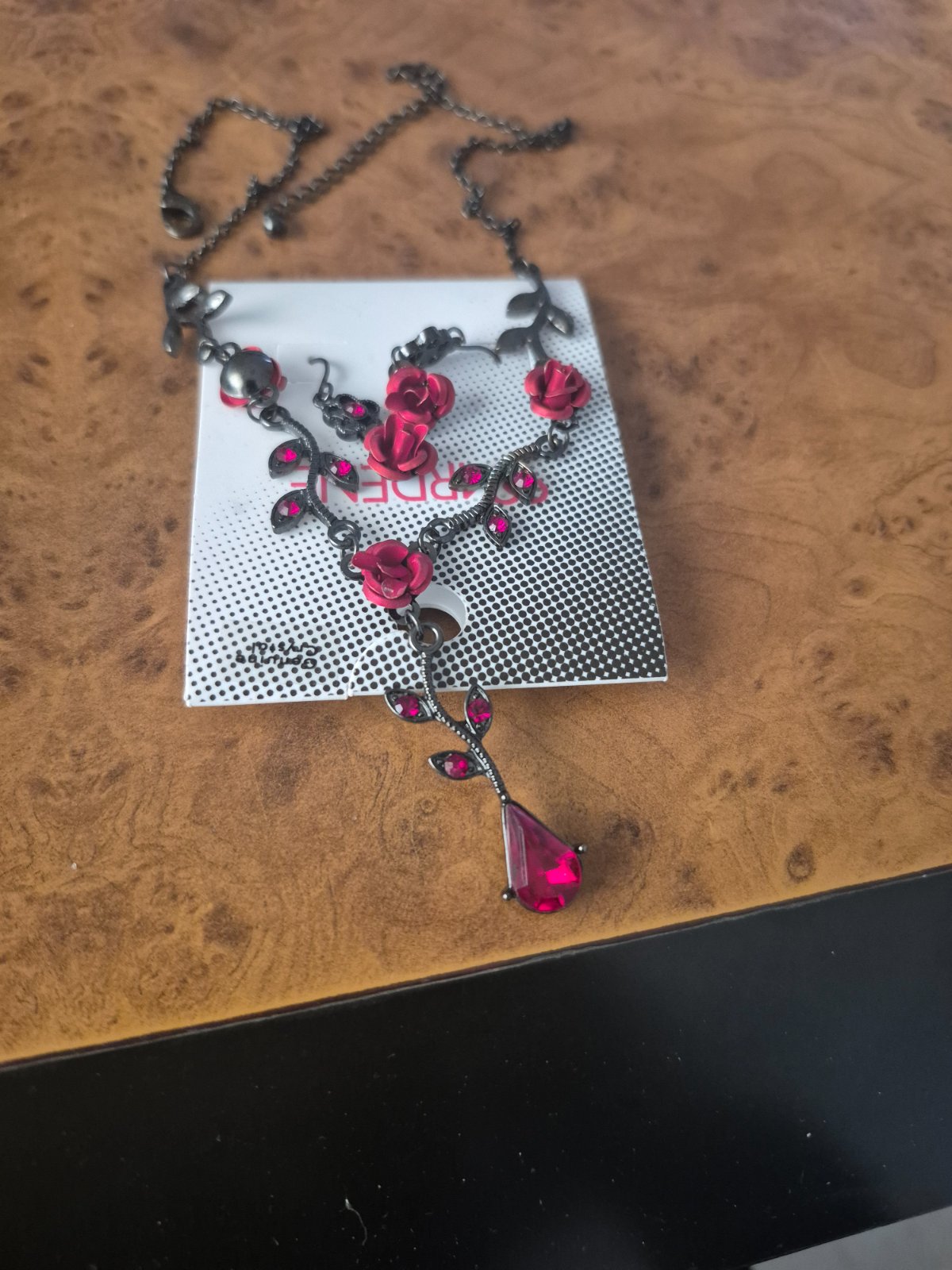 Collier et boucles Ardenne neufs