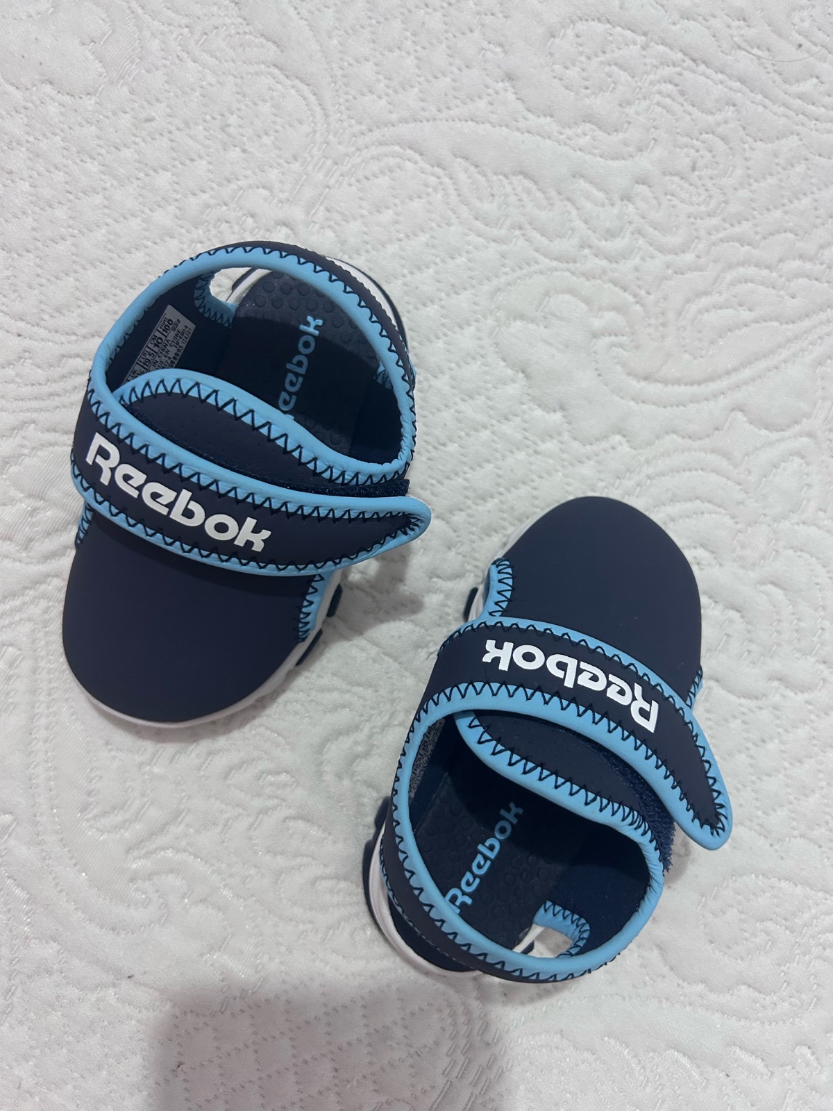 Sandales bébé Reebok (Neuf) – Pointure 19.5