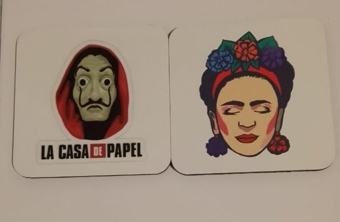 Lot de deux sous tasses