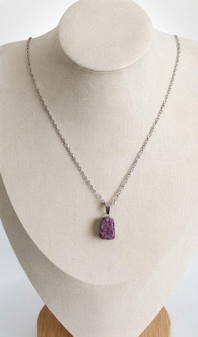 Collier pierre Rubis zoïsite 