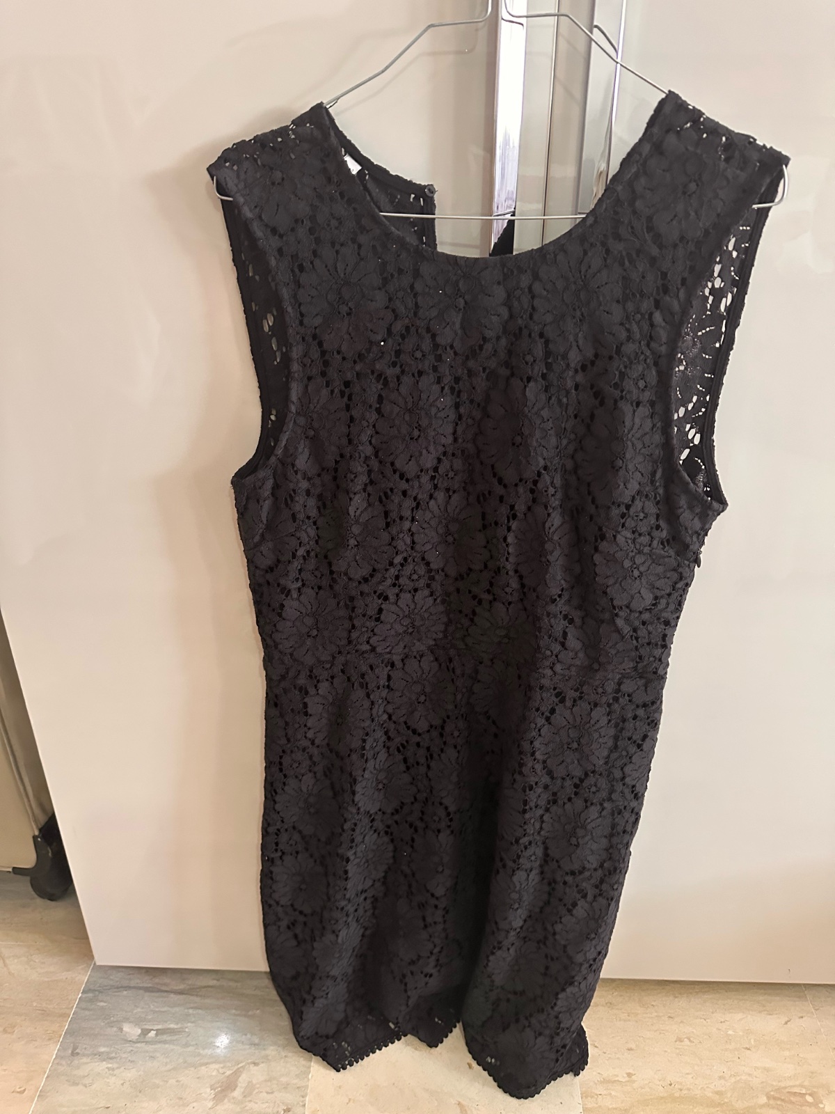 Robe noir mango taille L , 150DNT