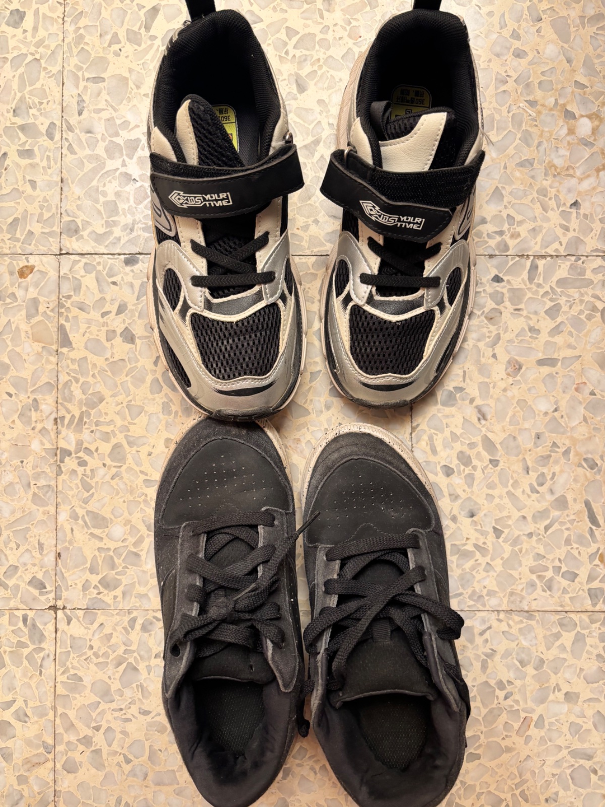 Deux chaussures
