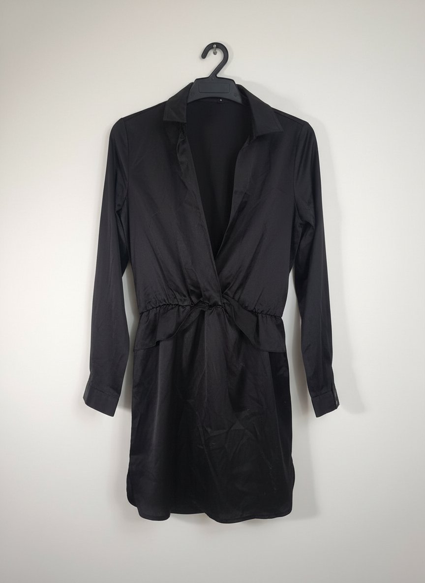 Tres tres belle robe courte noir