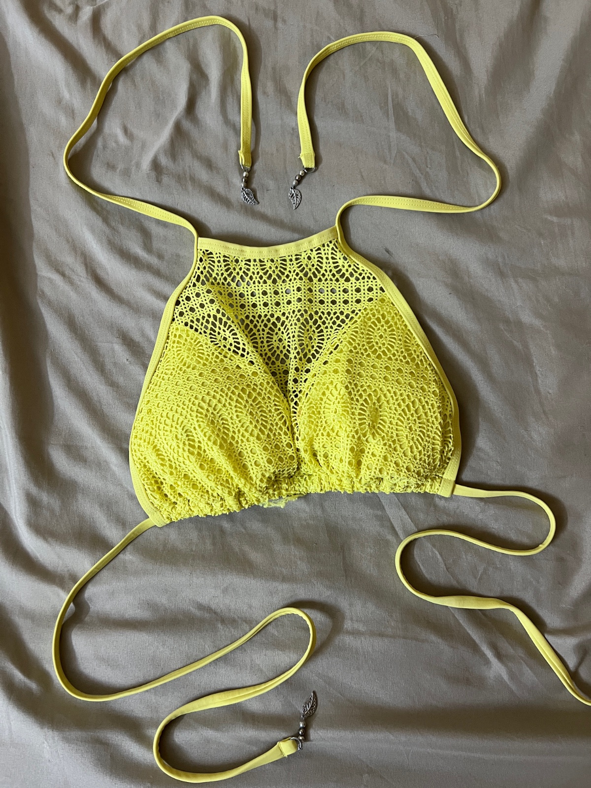 Maillot jaune trés bon état