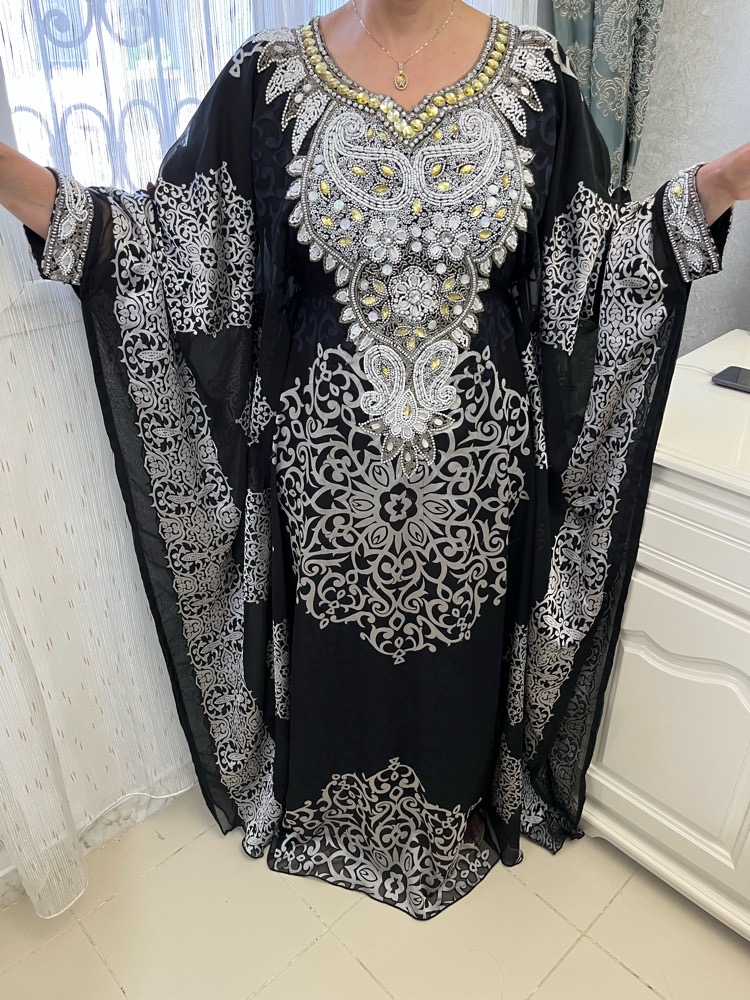 Caftan Luxe Noir et Argent de Full Sleeves – Détails Perlés-taille L