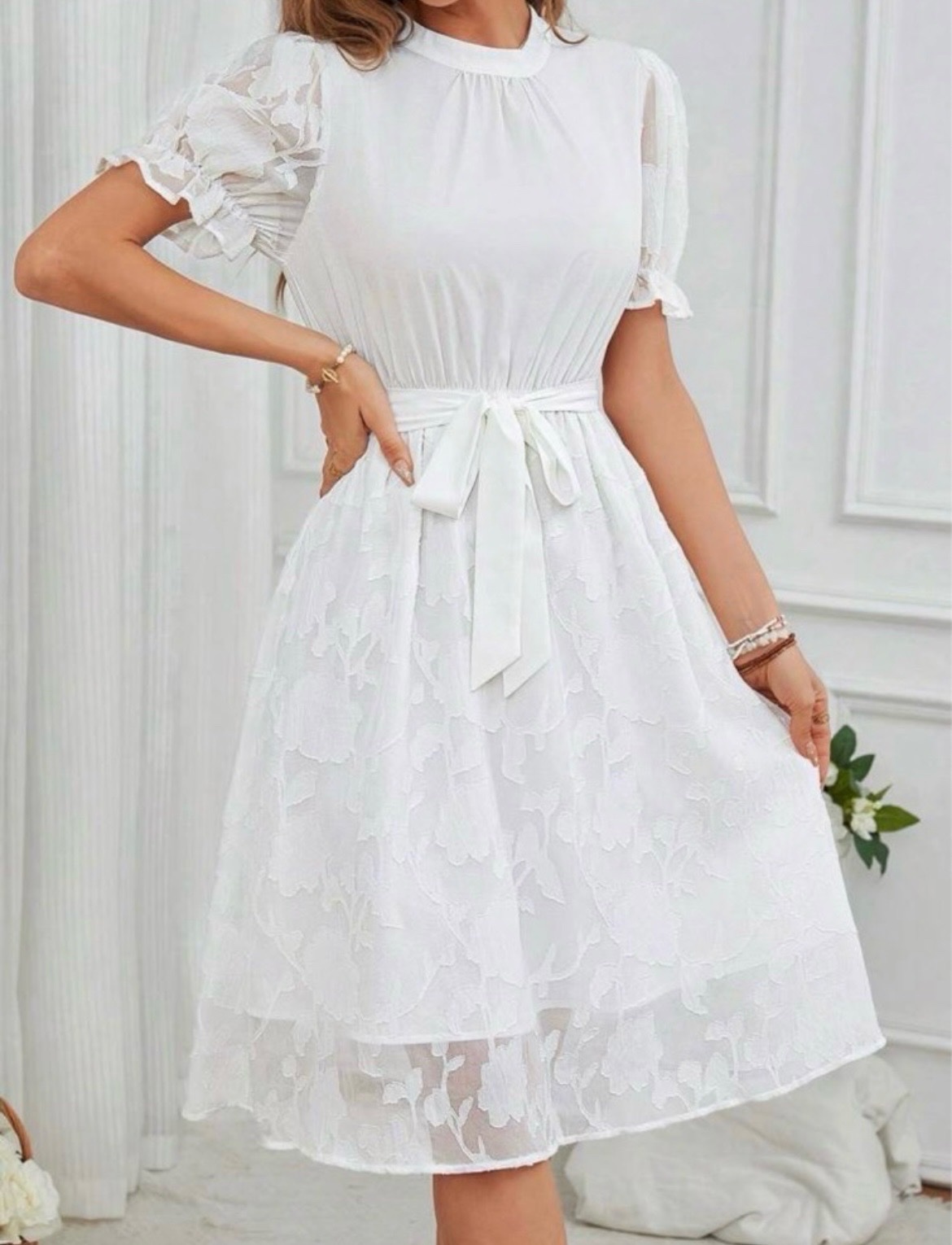 Robe style Frenchy en mesh avec manches bouffantes