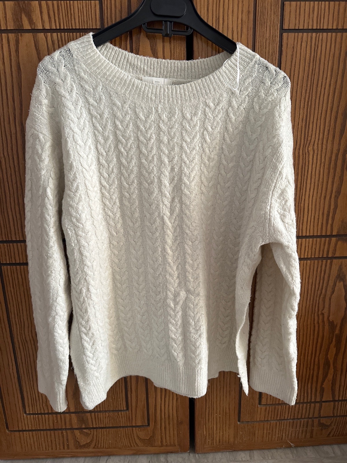 Knitted sweater 