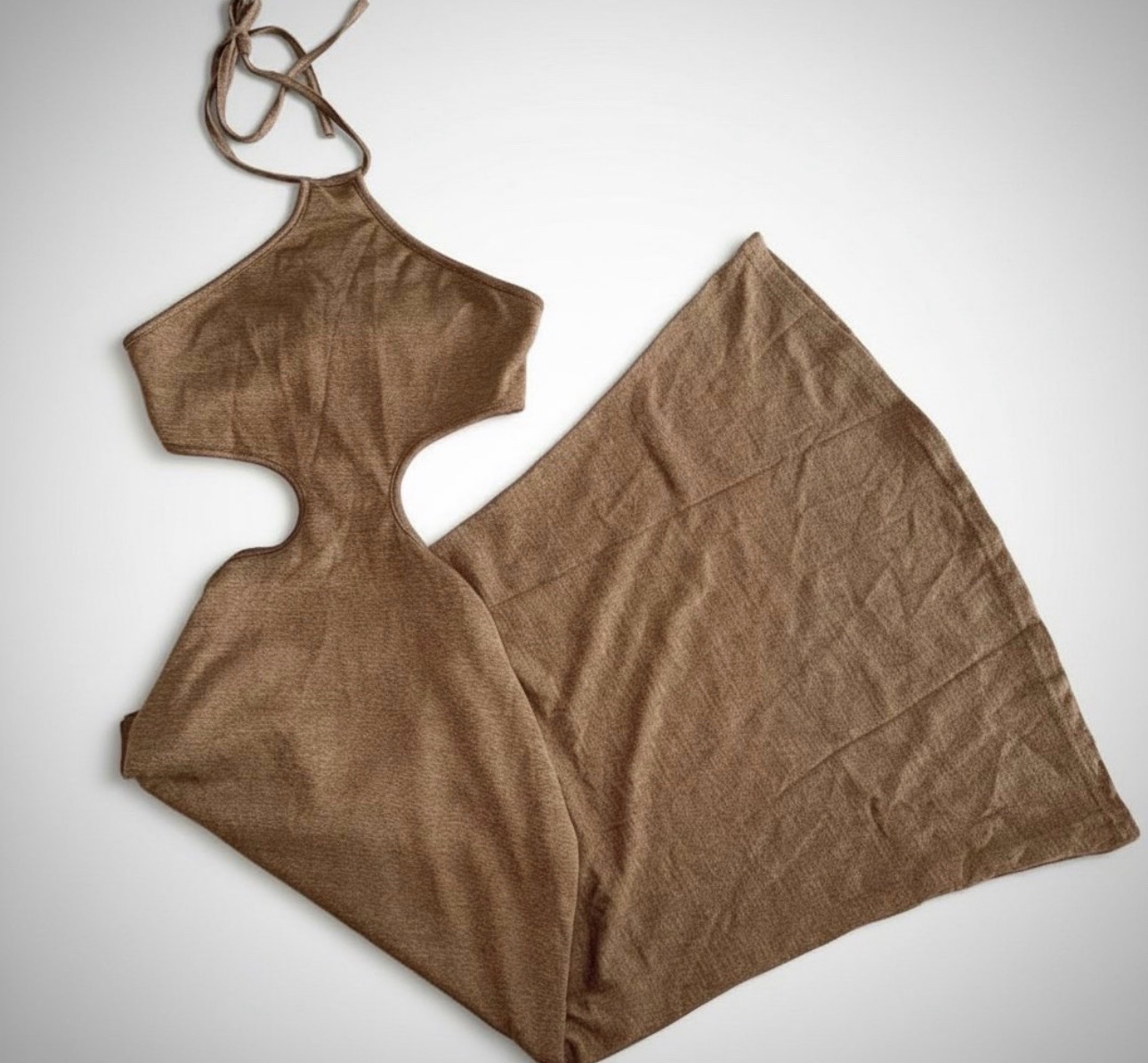 Robe halter tendance