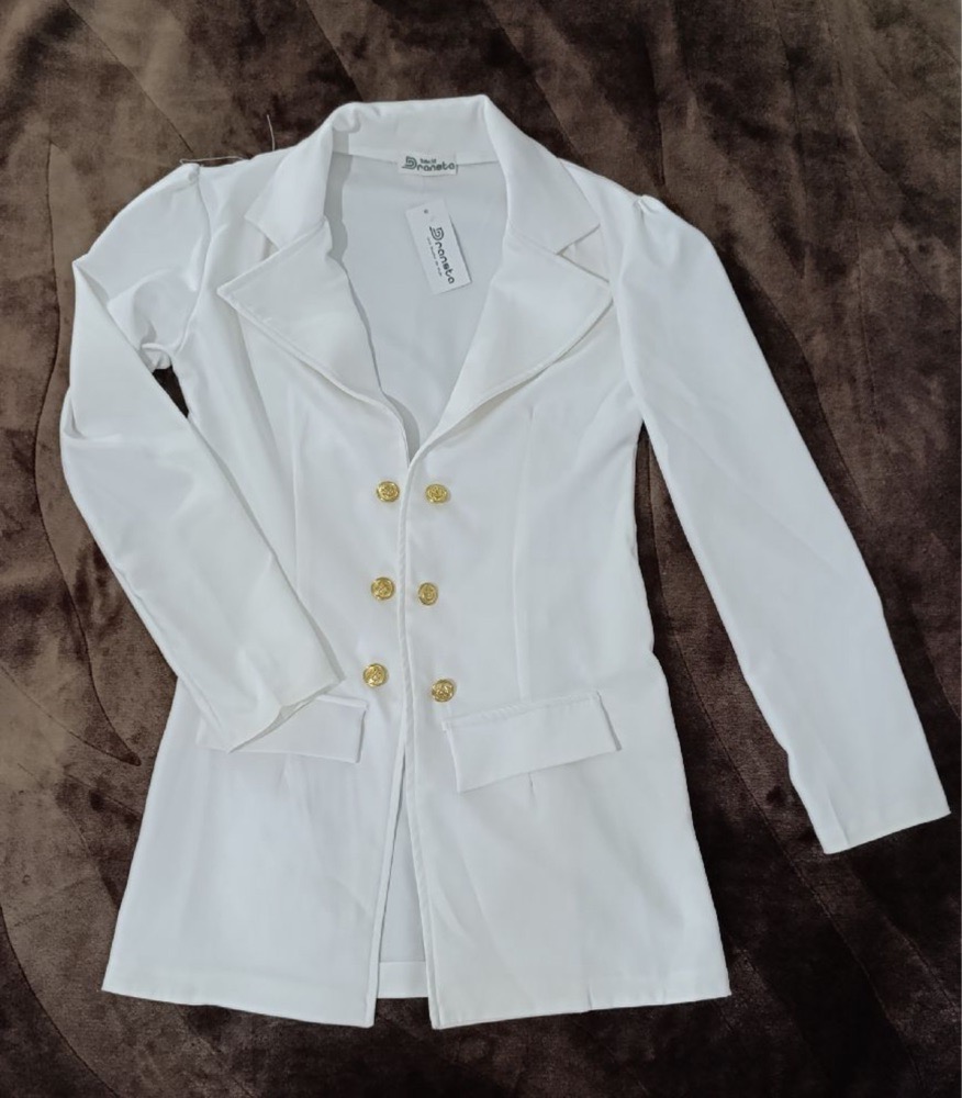 Ensemble blanc jamais porté