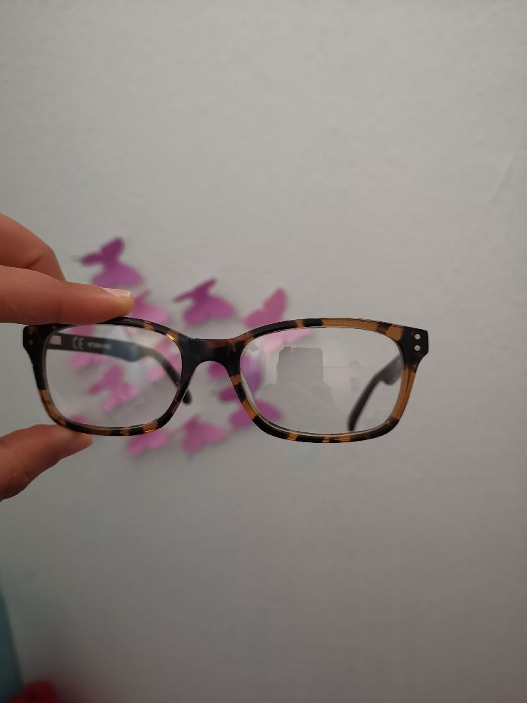 lunette de vue (lunette de repos) marque:thinkpink prix négociable