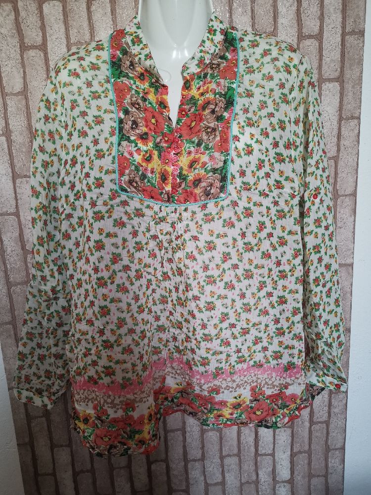 chemise fleurie taille 42