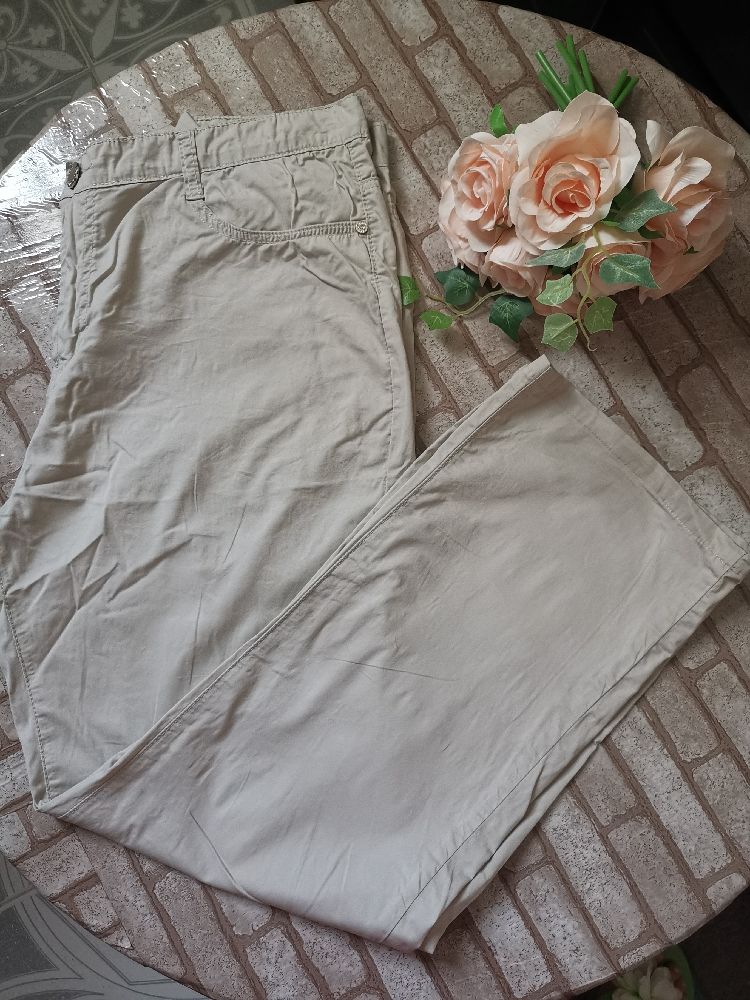 pantalon beige taille 44