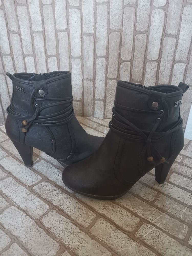 bottines de la marque Xti de très bonnes qualité