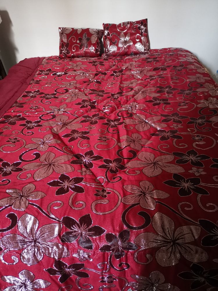 pack couette + 2 oreillers+2 Taies d'oreiller