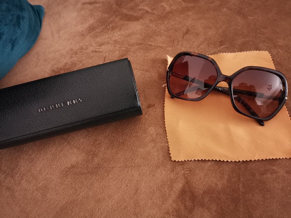 lunette burberry très bon état