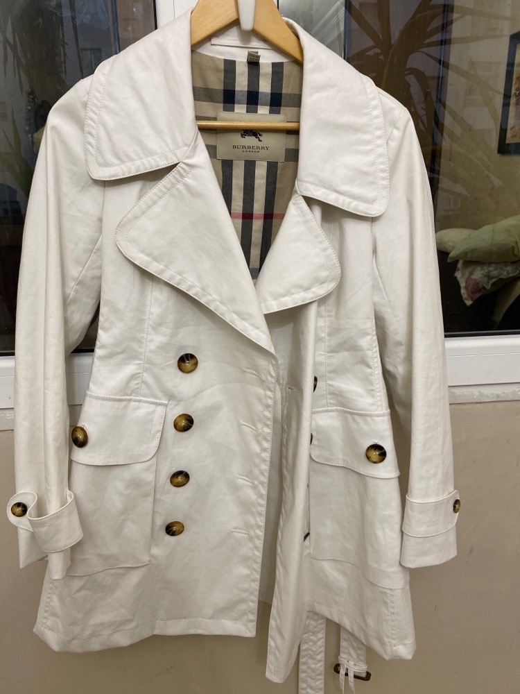 Jolie trech de la marque burberry authentique