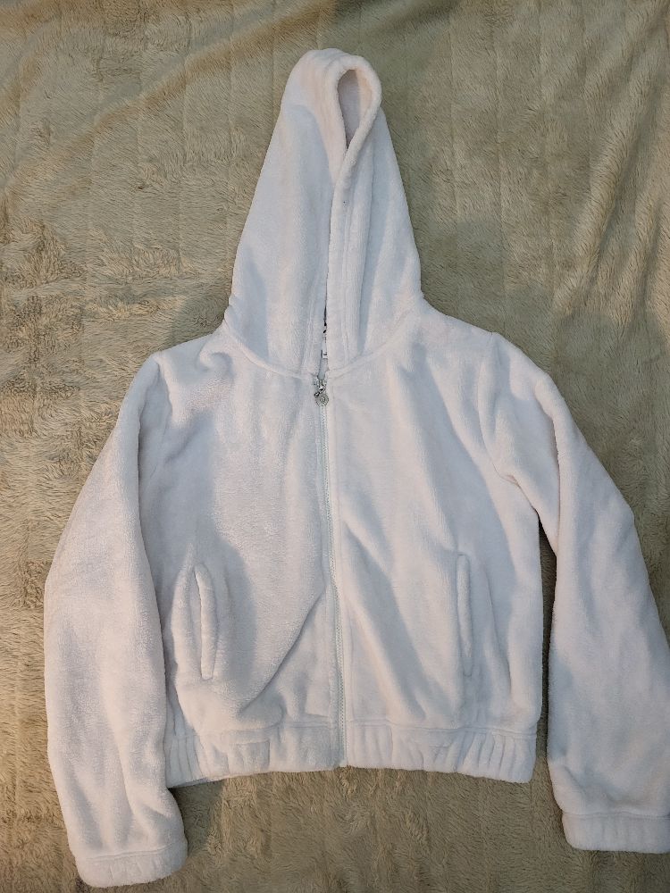 Veste à capuche blanche tres stylée avec pull Zara neuf gratuit