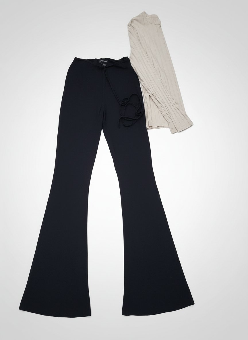Pantalon noir patte elephant avec pull beige gratuit