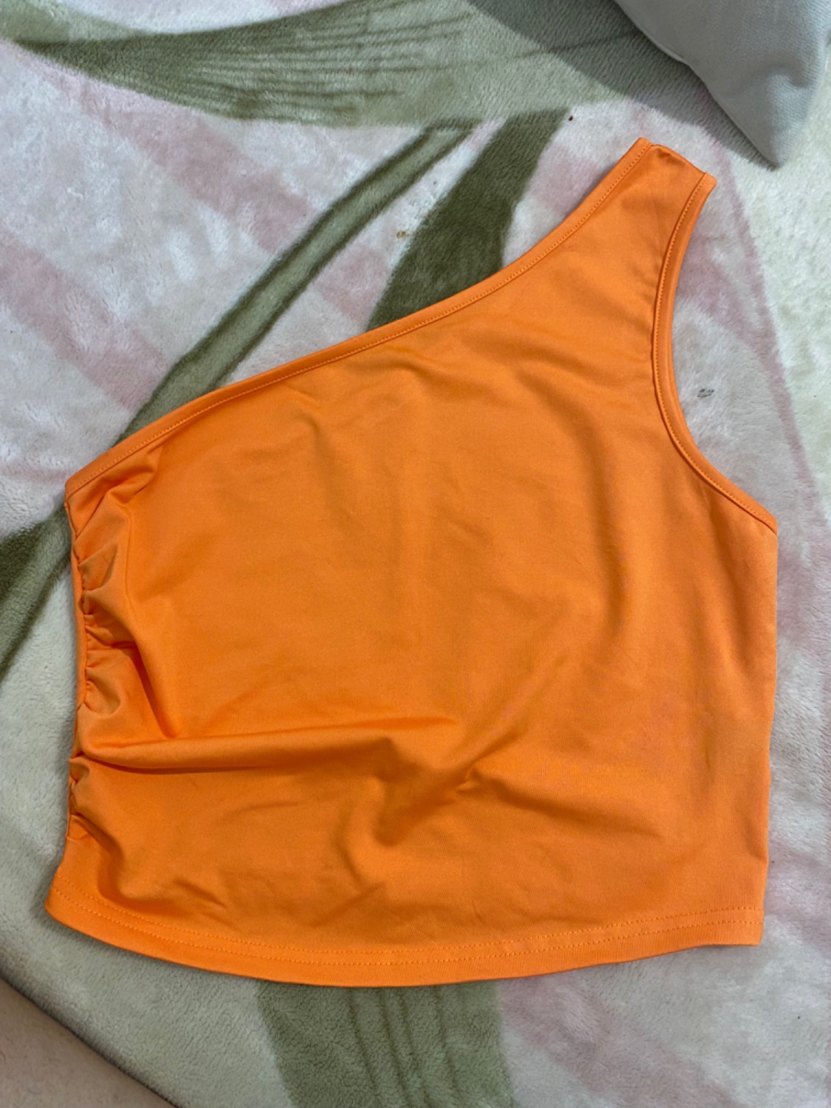 Top asymetrique shein taille m 