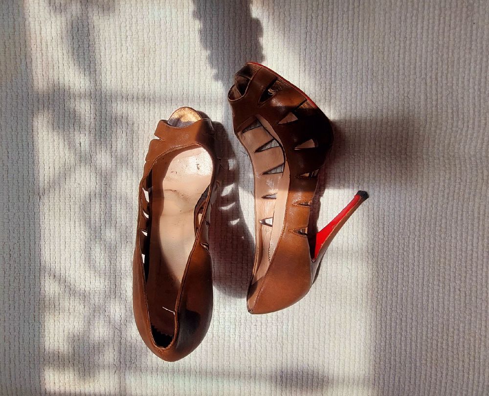 Escarpins Camel à Talons Louboutin authentique marron camel. 