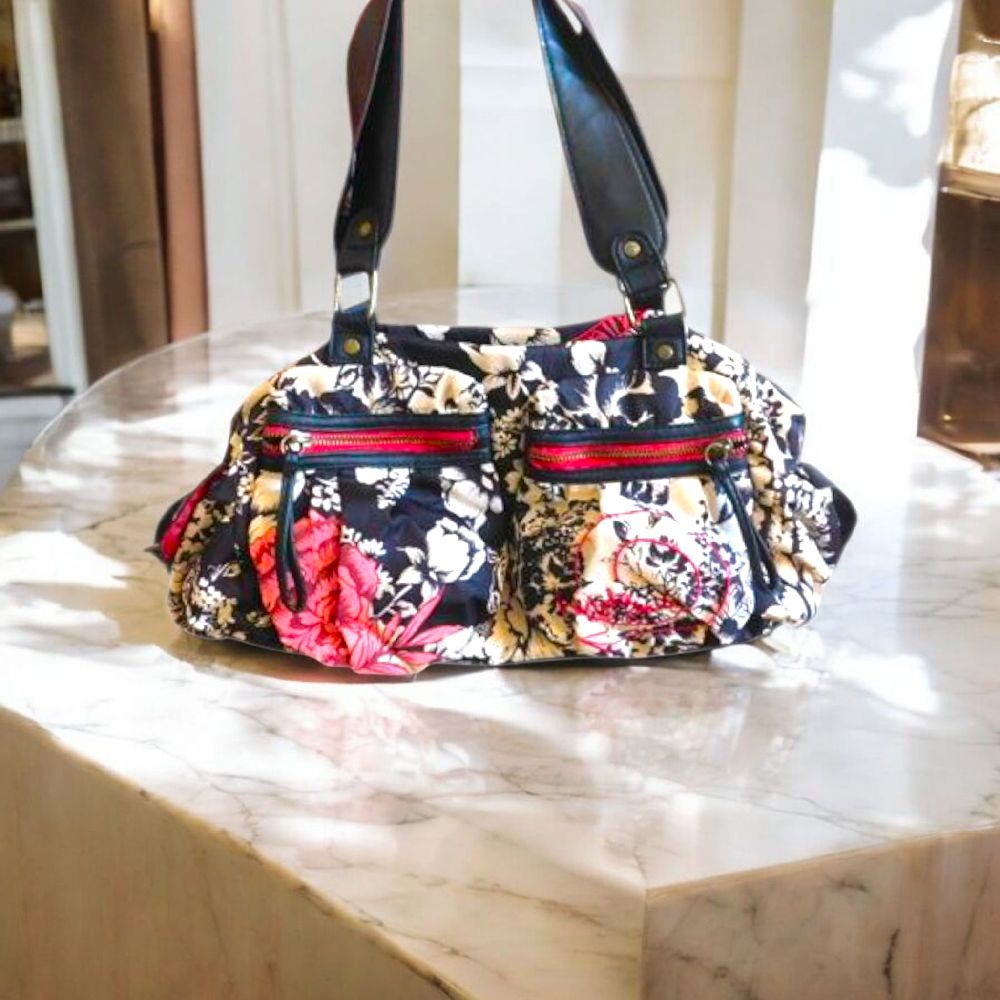 Grand Sac en cuir et Satin de la marque Desigual. 