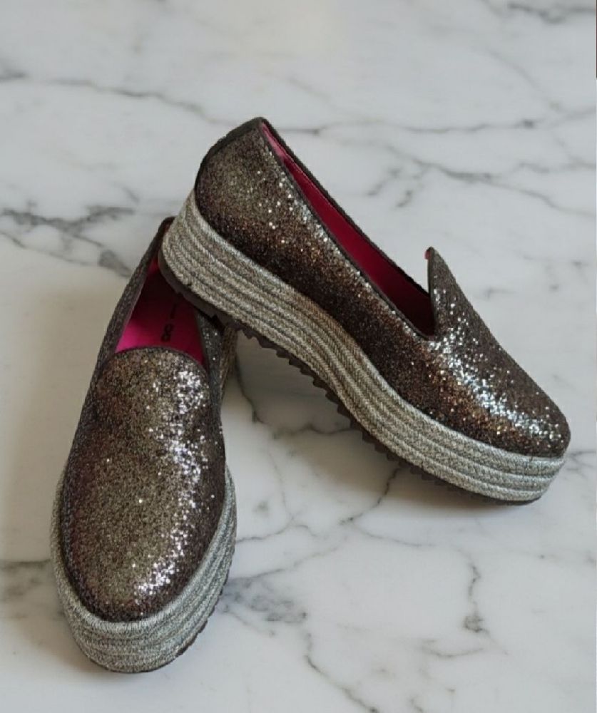 Magnifiques Espadrilles à paillettes. Toutes saisons.