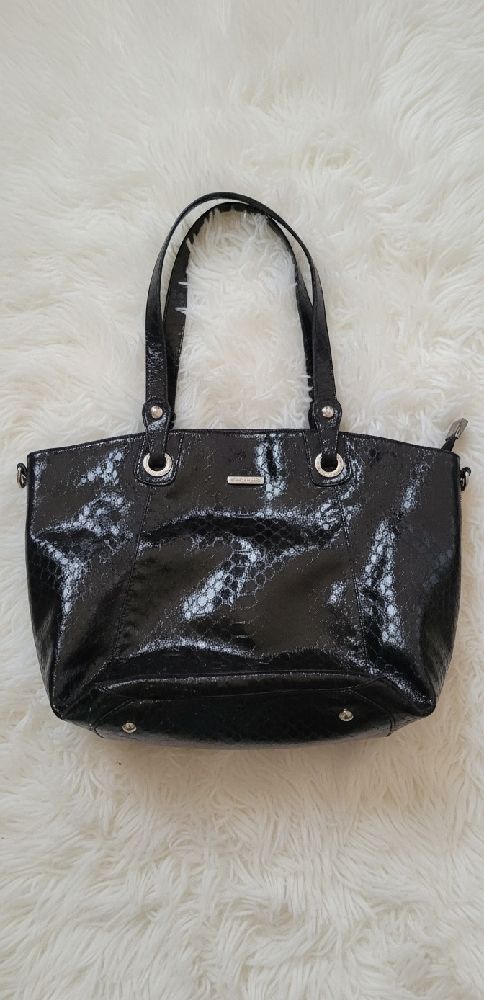 Joli Sac vernis noir de la marque de sac Française Lamarthe 