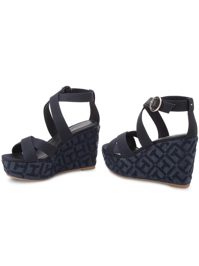 Sandales Tommy Hilfiger. Couleur bleu. 