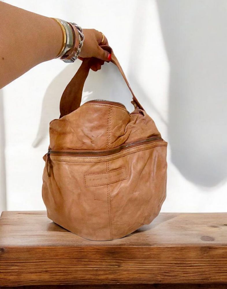 Beau Sac stylé Emmy Wielman. Pour les amoureuses de la couleur Camel.🌹 