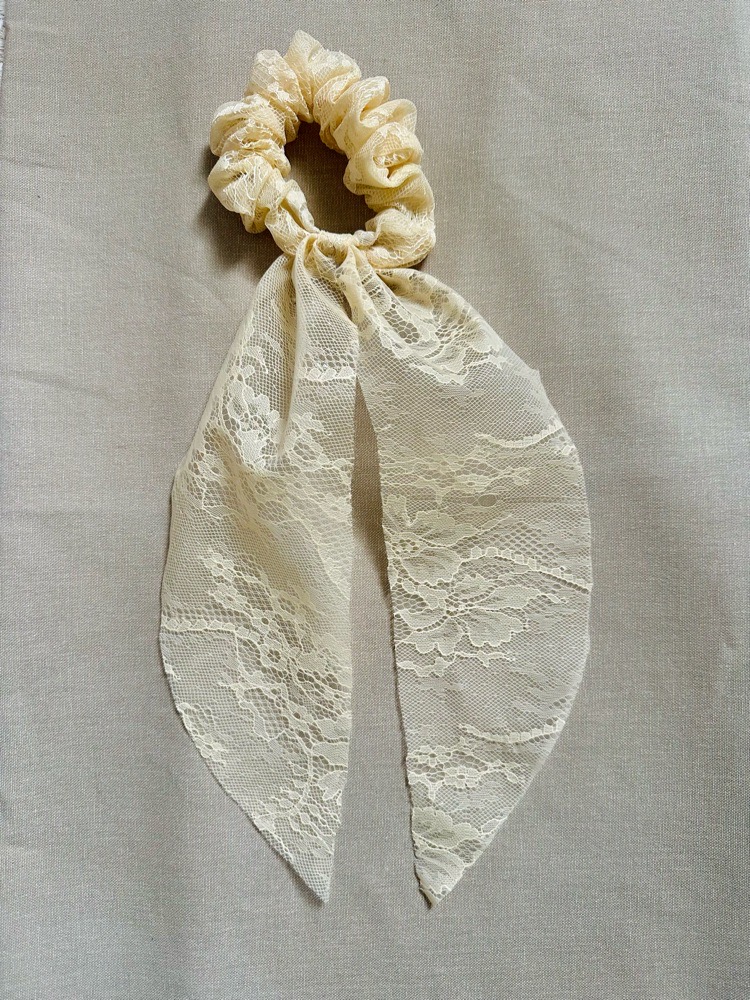 chouchou jamais porté en dentelle