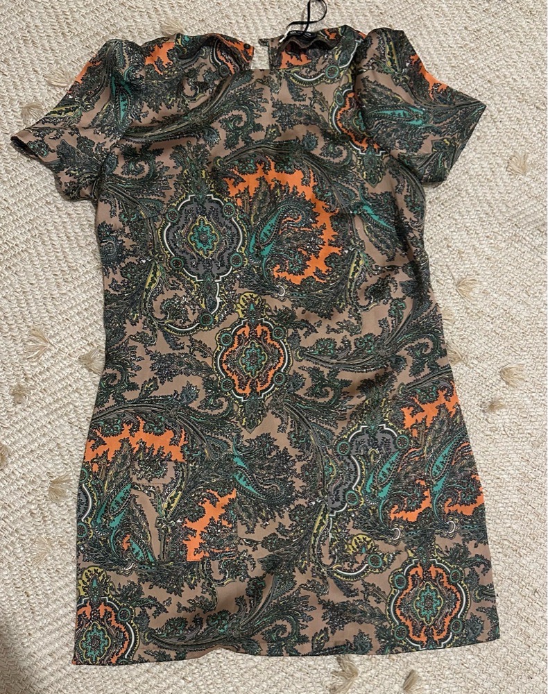 Robe sinéquanone en excellent état