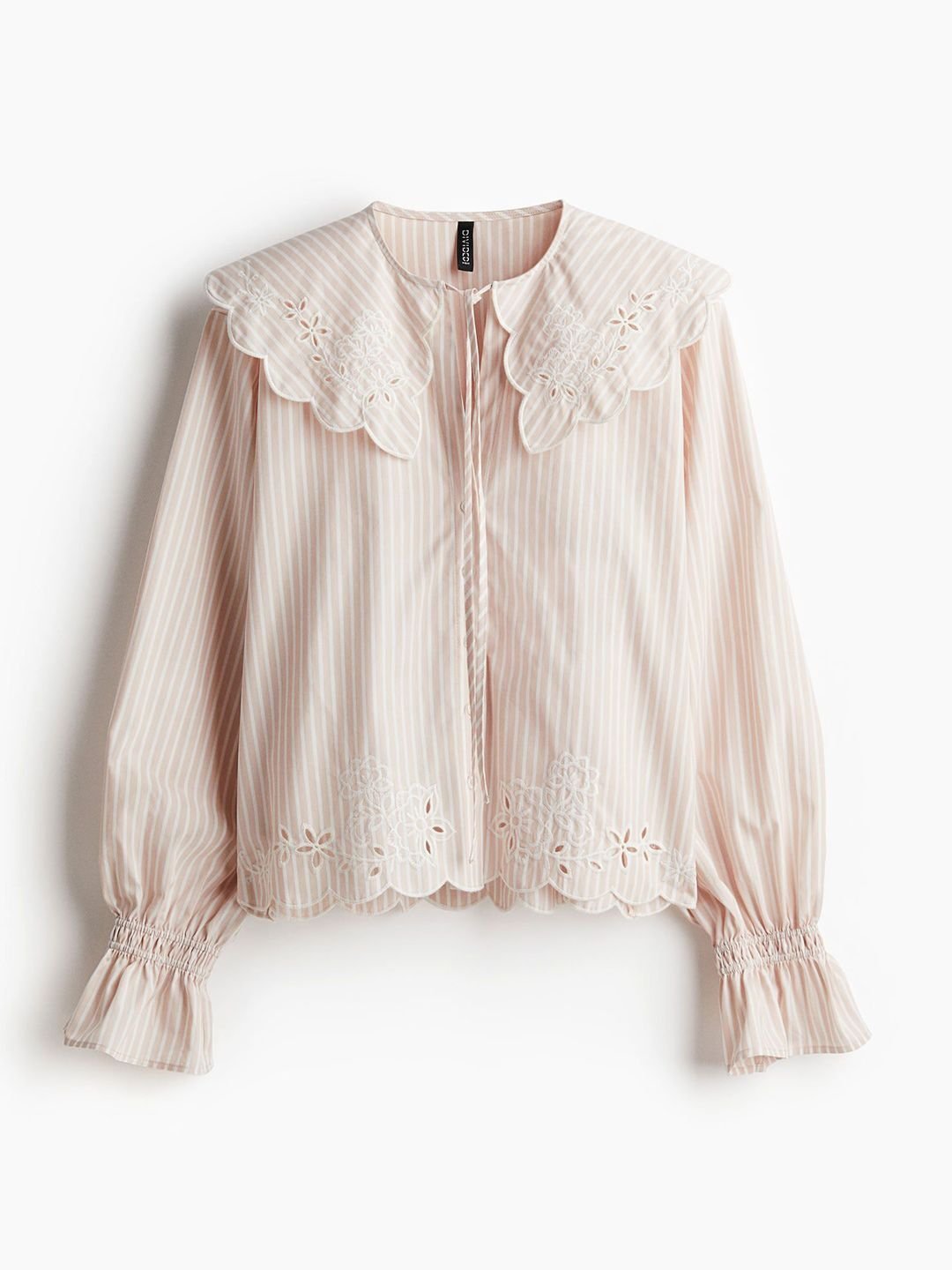  blouse brodée de la marque Divided (H&M) 