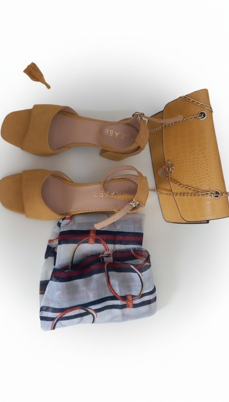Lot de escarpin jaune et sac avec foulard gratuit 