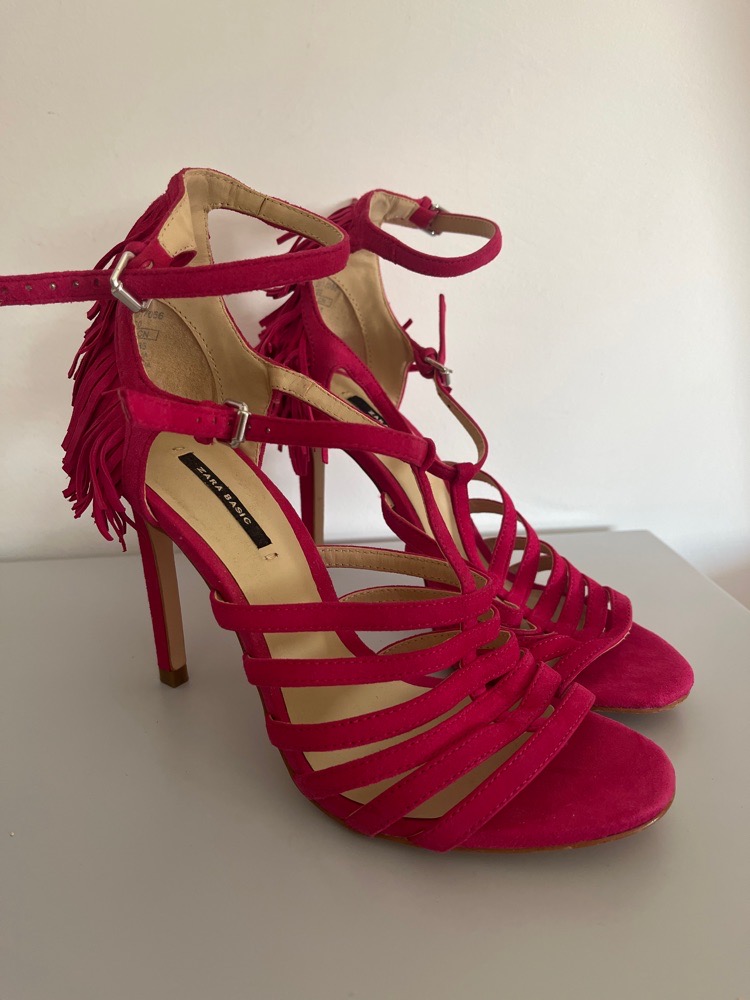 Chaussures Zara A talons 