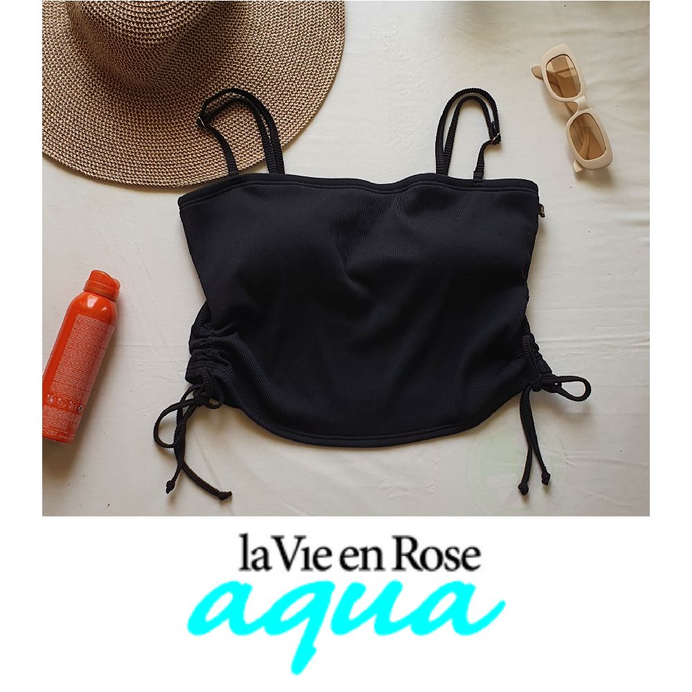 haut noir de maillot de bain