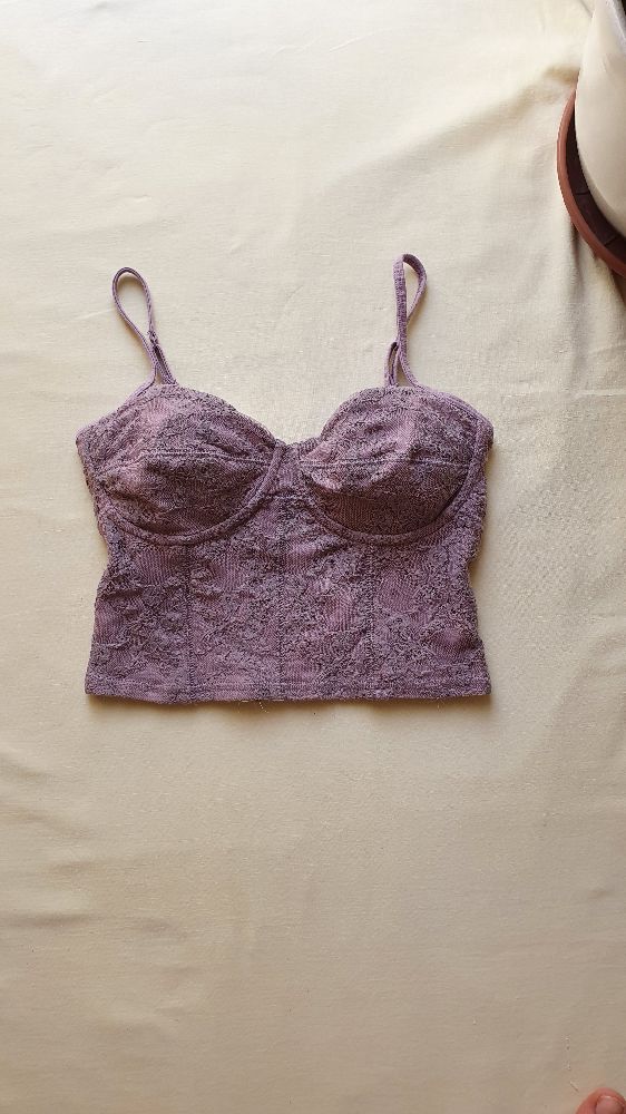 top en dentelle violet