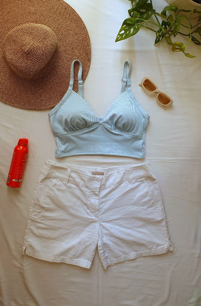 lot (haut de maillot de bain + short)