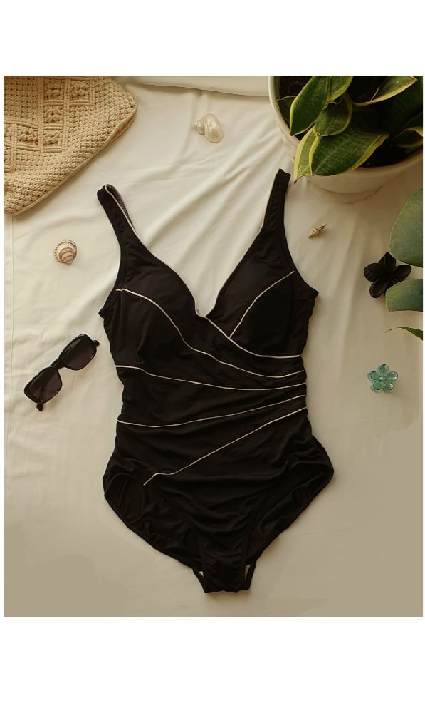 Maillot noir amincissant