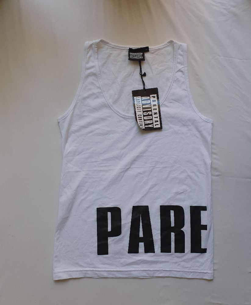 T-shirt de sport avec etiquette