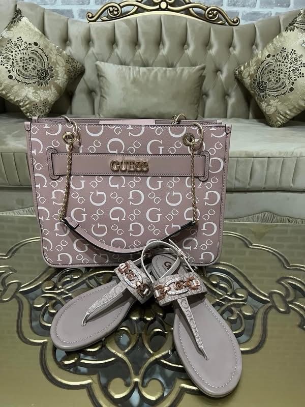 Sac rose Guess neuf avec étiquette