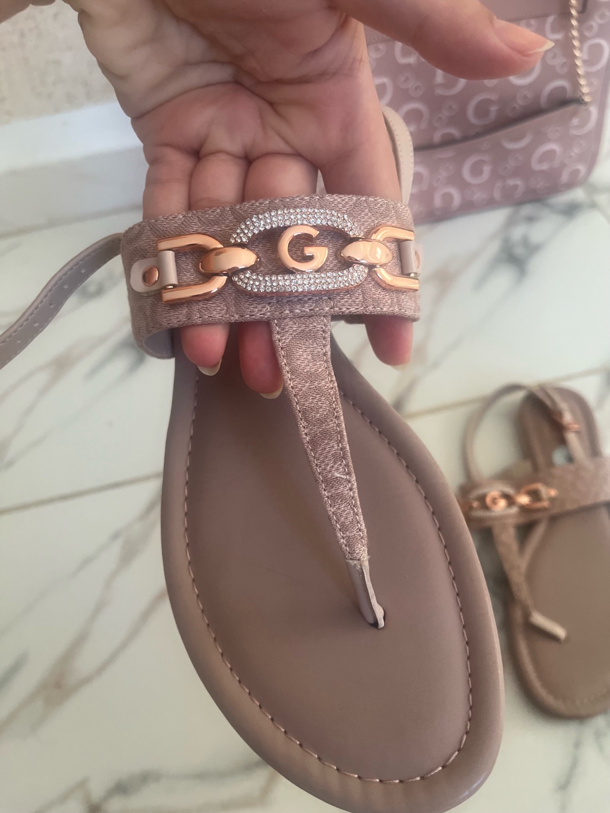Sandales Guess neufs pointure 39