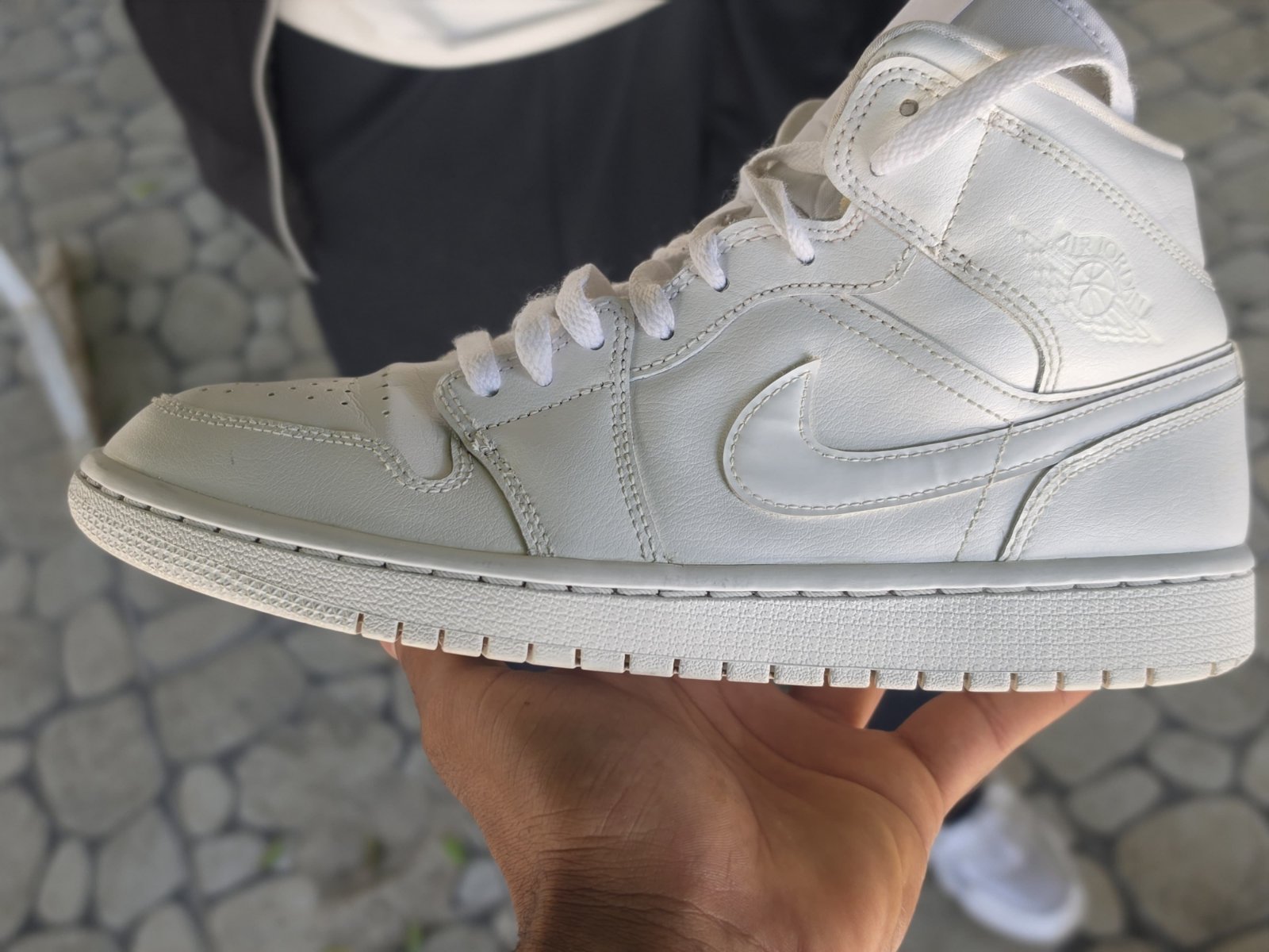 NIKE AIR JORDAN 1