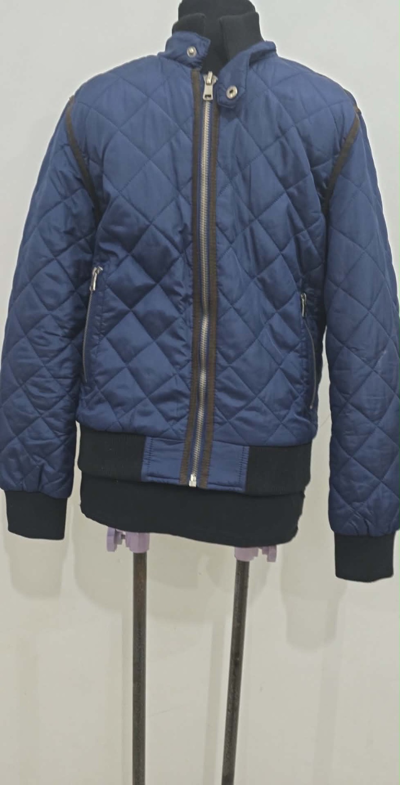 Veste couleur bleu marine 