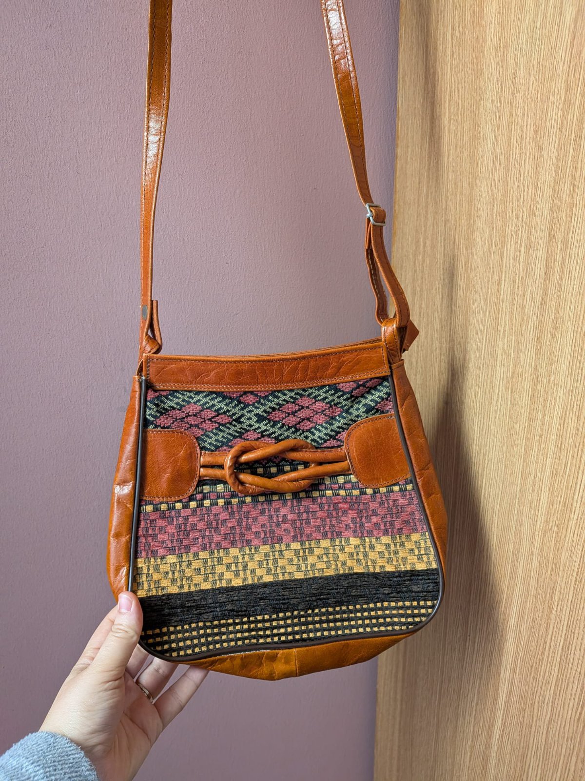 Sac à bandoulière cuir et tapissé 