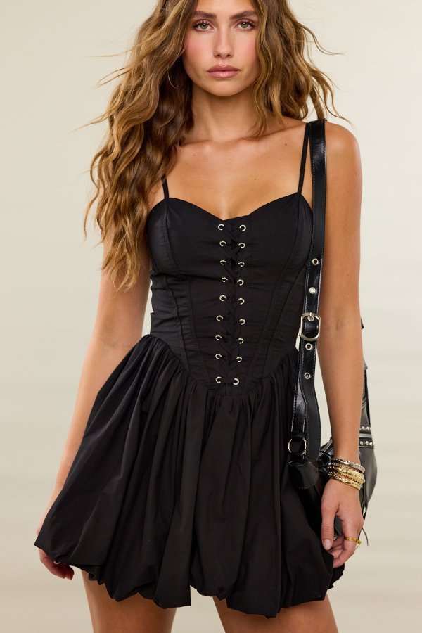 Robe courte shein avec étiquette 