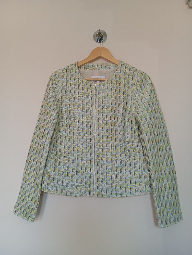 Blazer courte Escada taille M 