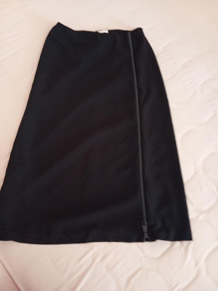 Jupe Hugo boss jamais porté taille S 