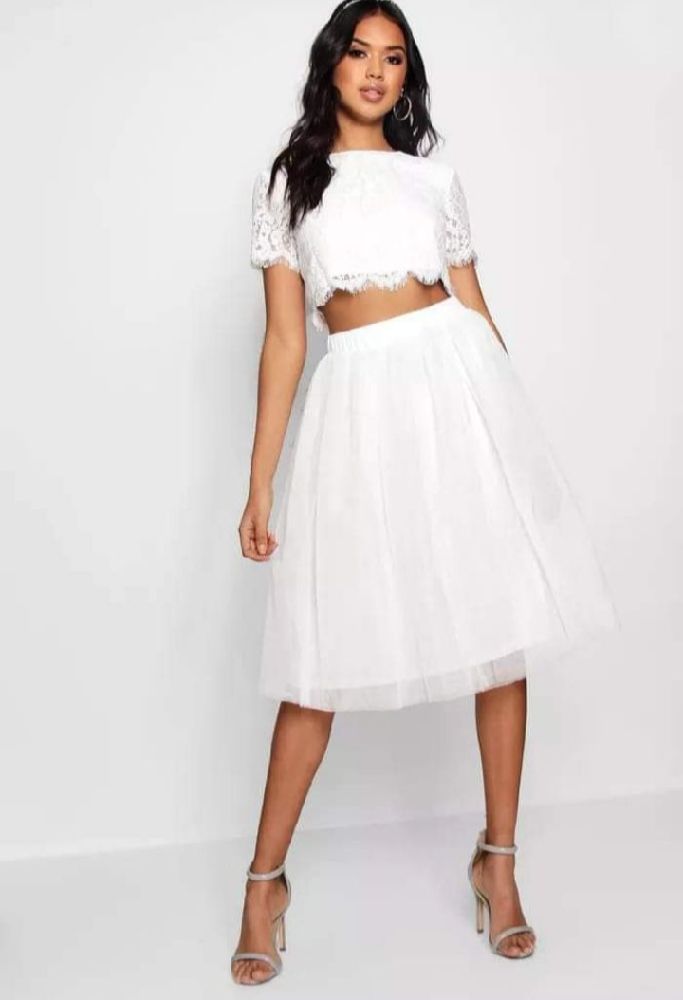 Crop top taille M/L, jamais porté 